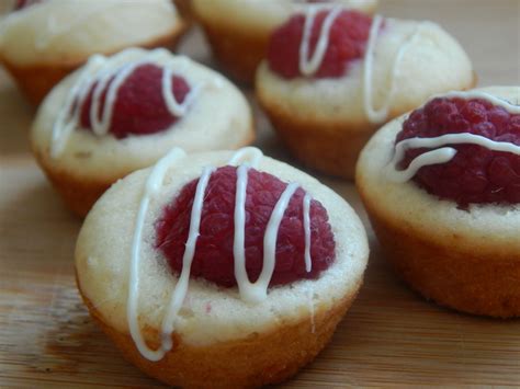 mini-raspberry-white-chocolate-cupcakes-drizzle-me-skinny image