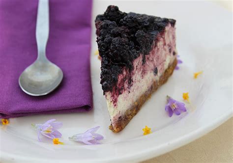 cashew-cheesecake-recipe-using-raw-vegan-ingredients image