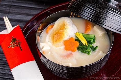 ozoni-お雑煮-japanese-new-year-mochi-soup-kansai image