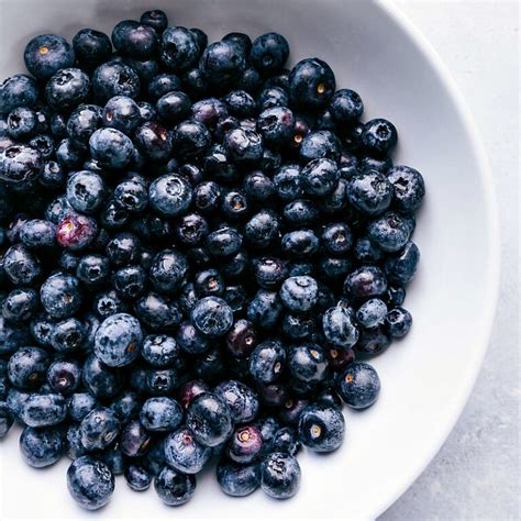 blueberry-crisp-best-crisp-topping-chelseas-messy image