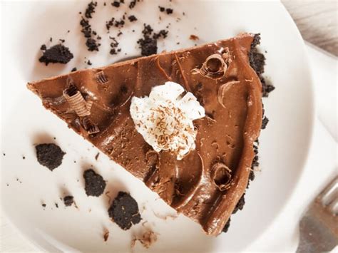 creamy-cool-whip-chocolate-pie-recipe-cdkitchencom image