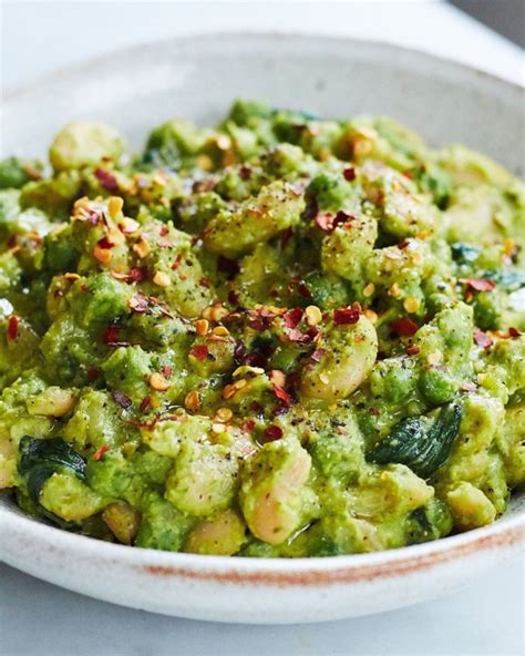 pesto-butter-beans-with-roasted-garlic-a-squeeze-of image