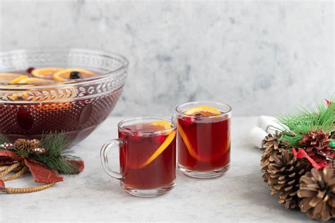 english-christmas-punch-recipe-with-rum-and-red-wine image