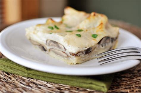 mushroom-lasagna-with-white-sauce-mels image
