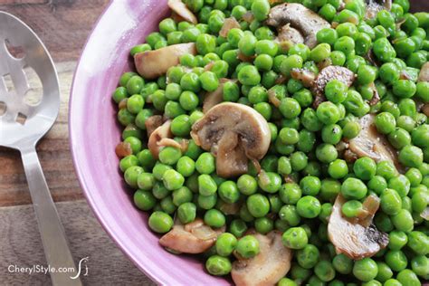green-peas-with-mushrooms-everyday-dishes image