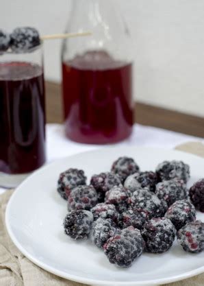 simple-sugared-blackberries-honeysuckle-life image