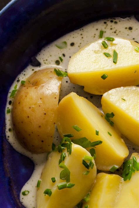 potatoes-with-crme-frache-chive-sauce image