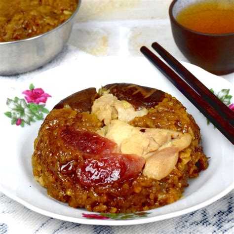 lo-mai-gai-recipe-steamed-glutinous-rice-with-chicken image