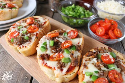 texas-toast-garlic-bread-pizza-for-busy-weeknights image