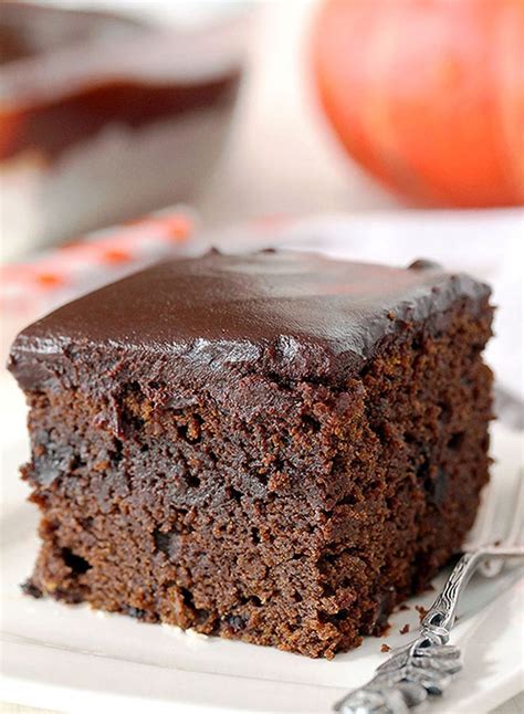 easy-chocolate-pumpkin-cake-with-chocolate-ganache image