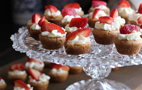 my-top-wine-pairings-with-strawberries-matching-food image