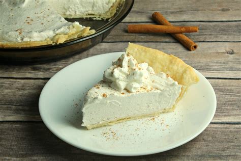 no-bake-eggnog-pie-recipe-a-foolproof-christmas-dessert image