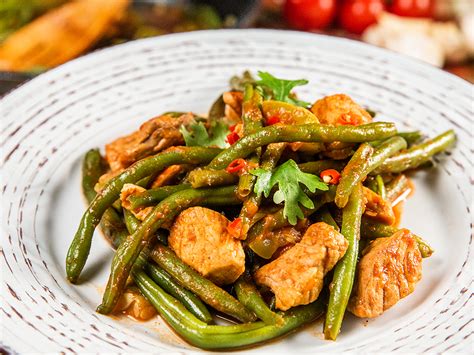 pork-tenderloin-with-green-beans-and-summer-squash image