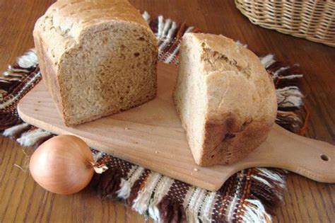 onion-garlic-bread-in-a-bread-machine-ukrainian image