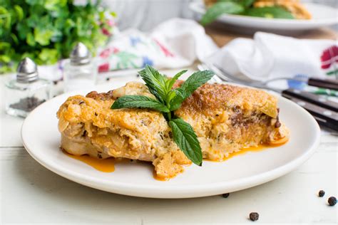 smothered-chicken-and-gravy-a-creamy-and-tasty-meal image