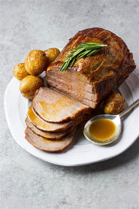eye-of-round-roast-with-gravy-garden-in-the-kitchen image