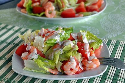 shrimp-salad-with-lettuce-and-tomatoes image