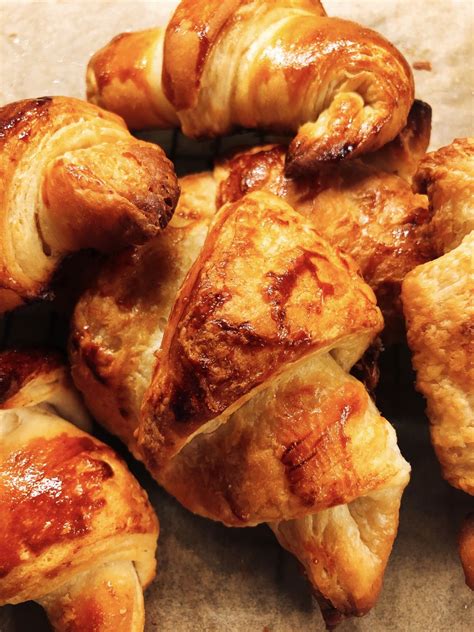 flaky-and-buttery-croissant-recipe-delishably image
