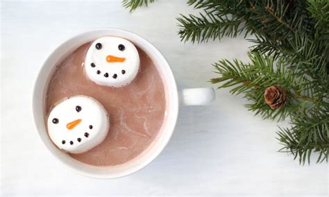 make-diy-snowman-marshmallows-for-your-hot-cocoa image