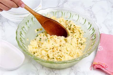 keto-cheesy-garlic-breadsticks-4-ingredients-easy-low image