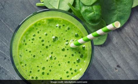 healthiest-way-to-consume-spinach-is-in-smoothies-or image