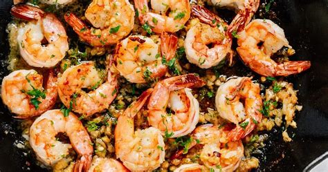 garlic-butter-shrimp-skillet-recipe-primavera-kitchen image