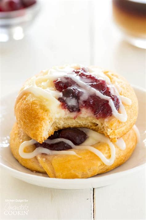 cranberry-cream-cheese-pastries-amandas-cookin image