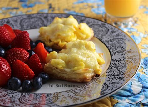scrambled-eggs-in-puff-pastry-cups-lindas-best image