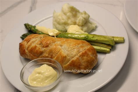 salmon-wellington-salmon-in-puff-pastry-with image