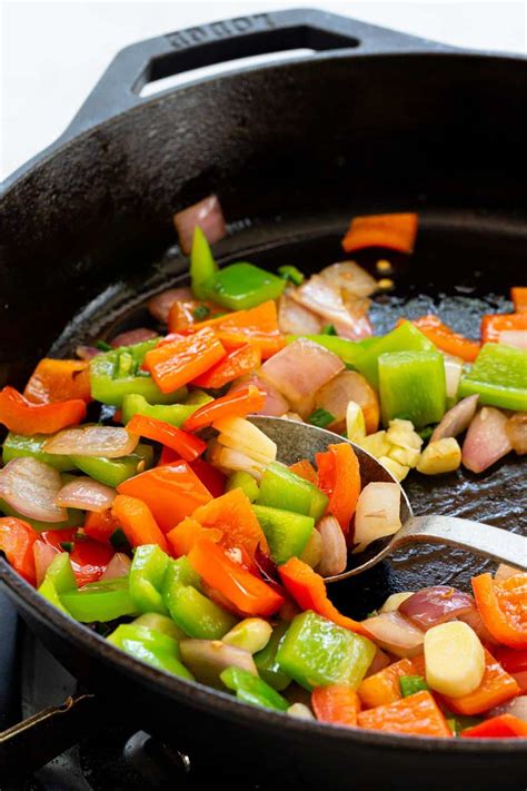 skillet-potatoes-with-peppers-the image