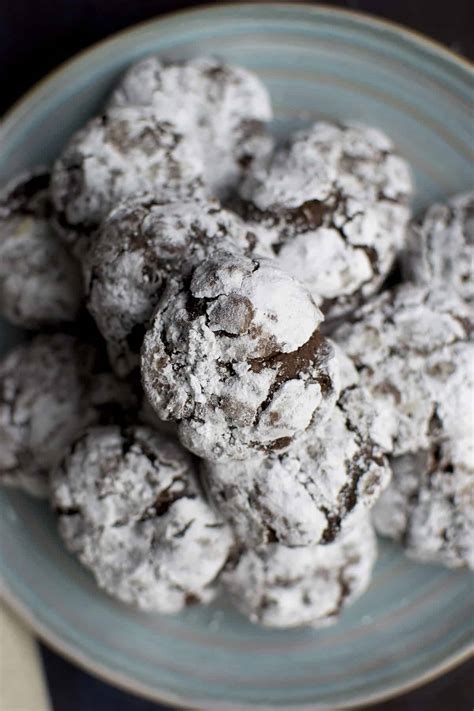 mocha-chocolate-crinkle-cookies-recipe-cooks-hideout image