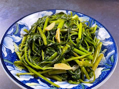 stir-fry-water-spinach-recipe-oh-snap-lets-eat image