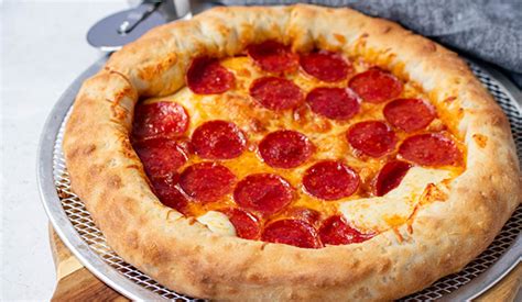 pepperoni-stuffed-crust-pizza-sugardale image