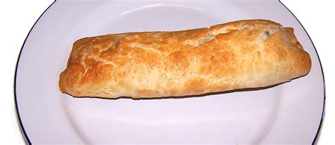 bedfordshire-clanger-traditional-sweet-pastry-from image