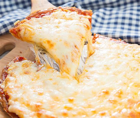 flourless-cheese-crust-pizza-kirbies-cravings image
