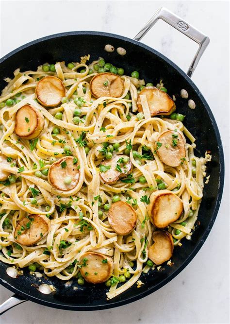 one-pot-creamy-fettuccine-peas-king-oyster image