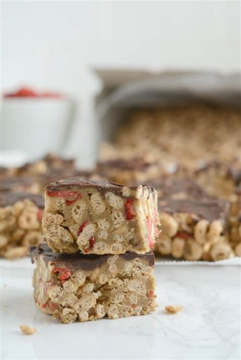 whole-grain-strawberry-cereal-bars-nut-free-option image