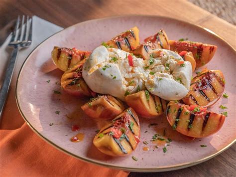 burrata-with-grilled-peaches-recipe-food image