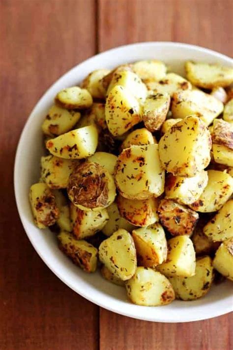 garlic-herb-parmesan-fried-potatoes-the-kiwi image