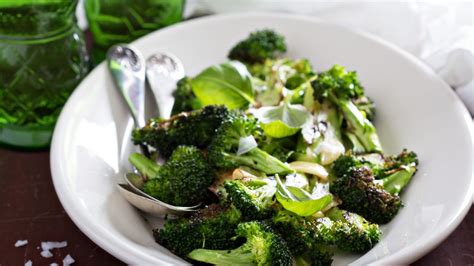 how-to-make-roasted-broccoli-epicurious image