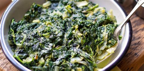 healthy-creamed-spinach-vegan-paleo-irena-macri image
