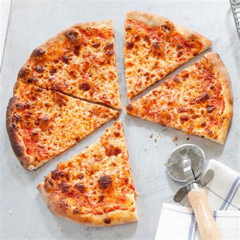 thin-crust-pizza-americas-test-kitchen image