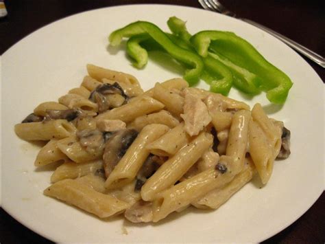 penne-pasta-with-mushroom-and-garlic-sauce-busy image