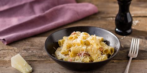 pasta-alla-gricia-recipe-great-italian-chefs image