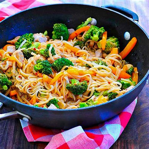 stir-fried-pork-with-rice-noodles-joes-healthy-meals image