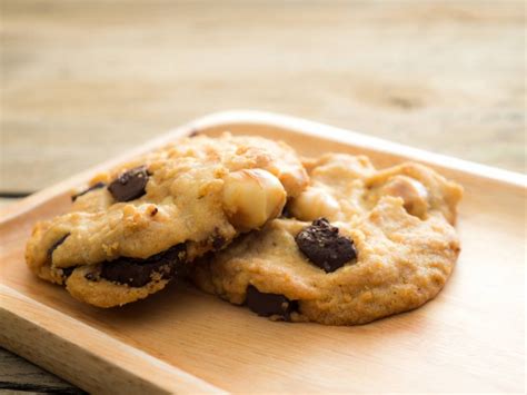 coconut-cookies-with-chocolate-chunks-and-macadamia image