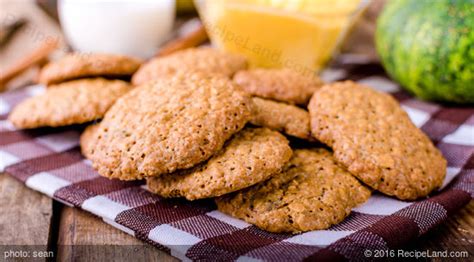 bobs-favorite-oatmeal-cookies-recipe-recipelandcom image