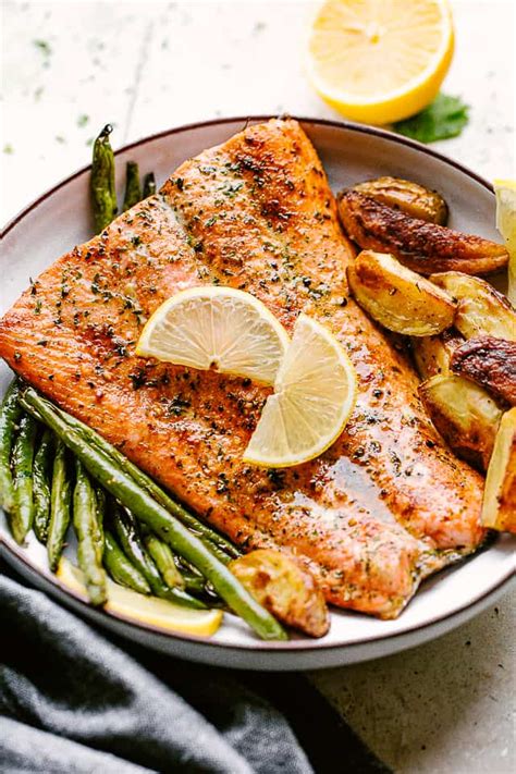 easy-broiled-salmon-recipe-how-to-make-salmon-in-the-oven image