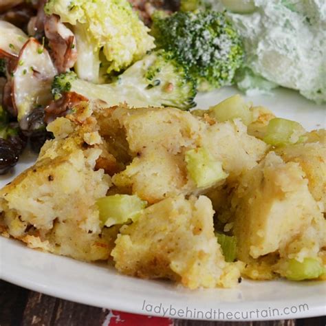 old-fashioned-cornbread-dressing-with-or-without-chicken image