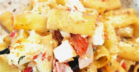 spicy-feta-and-bacon-pasta-bake-12-tomatoes image